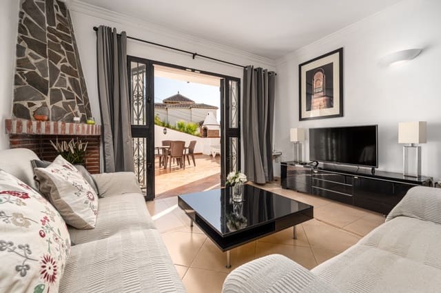 2 sovrum Lägenhet till salu i El Peñoncillo, Torrox med pool - 299 000 € (Ref: 9415574)