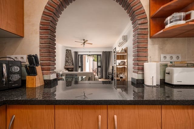 2 sovrum Lägenhet till salu i El Peñoncillo, Torrox med pool - 299 000 € (Ref: 9415574)