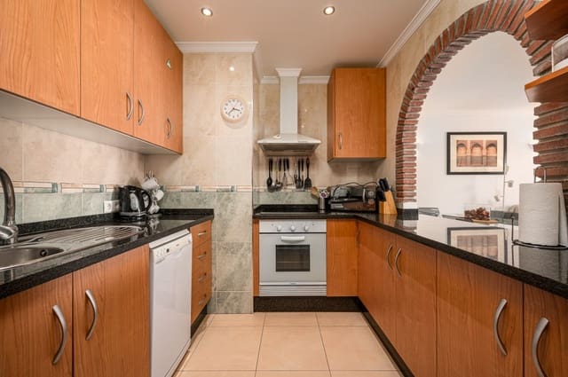 2 sovrum Lägenhet till salu i El Peñoncillo, Torrox med pool - 299 000 € (Ref: 9415574)