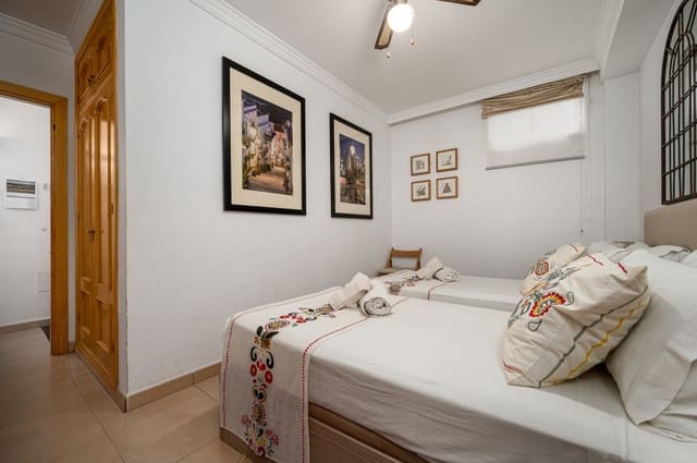 2 sovrum Lägenhet till salu i El Peñoncillo, Torrox med pool - 299 000 € (Ref: 9415574)