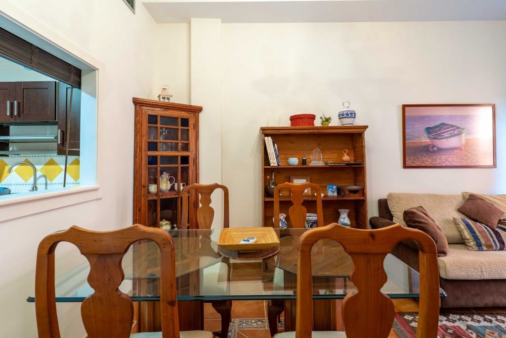 1 makuuhuone Huoneisto myytävänä paikassa Benahavis mukana uima-altaan 
autotalli - 250 000 € (Ref: 9415576)