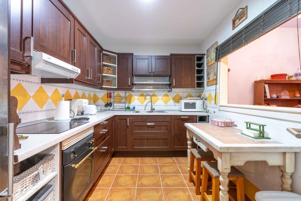 1 makuuhuone Huoneisto myytävänä paikassa Benahavis mukana uima-altaan 
autotalli - 250 000 € (Ref: 9415576)