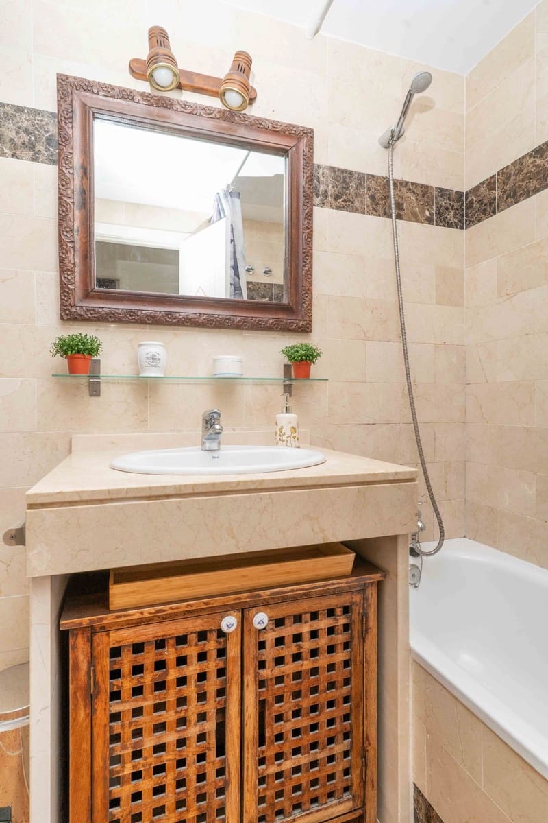 1 makuuhuone Huoneisto myytävänä paikassa Benahavis mukana uima-altaan 
autotalli - 250 000 € (Ref: 9415576)