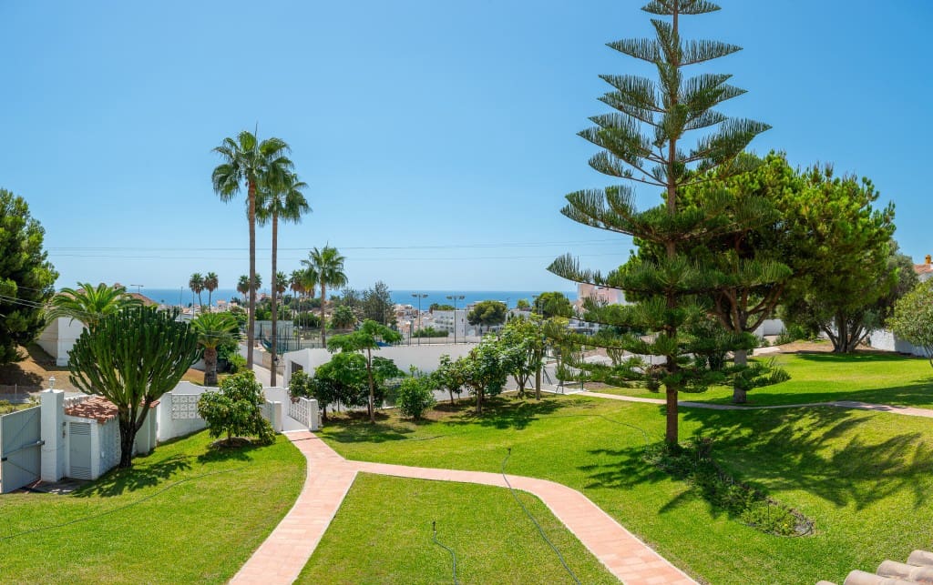 9 soveværelse Villa til salg i Nerja med garage - € 1.590.000 (Ref: 9415577)