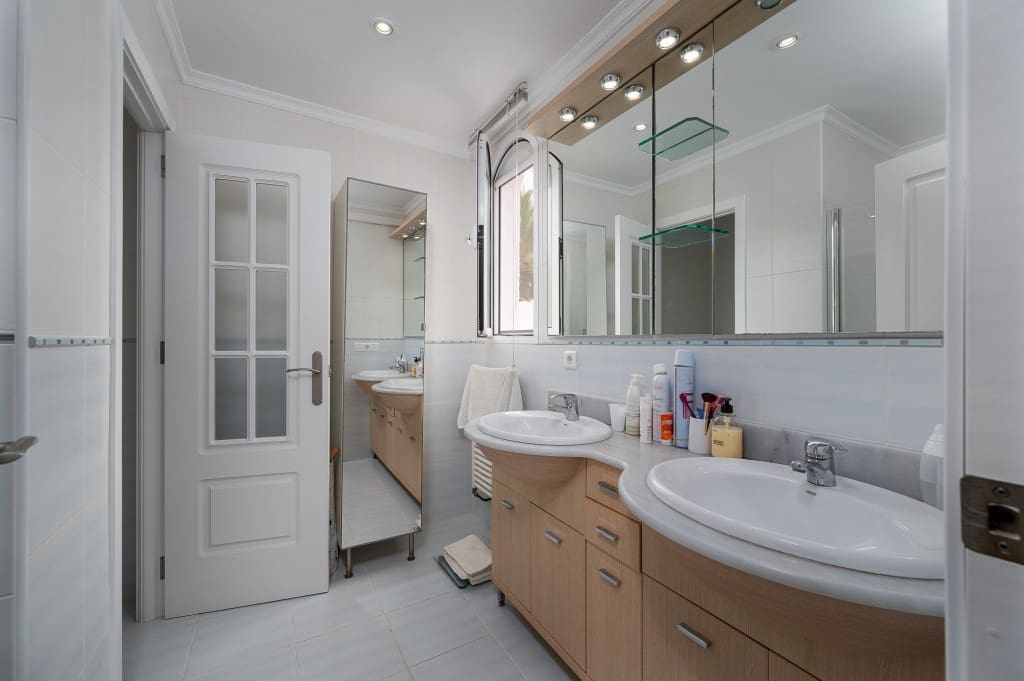 9 soveværelse Villa til salg i Nerja med garage - € 1.590.000 (Ref: 9415577)