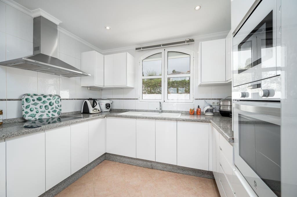 9 soveværelse Villa til salg i Nerja med garage - € 1.590.000 (Ref: 9415577)