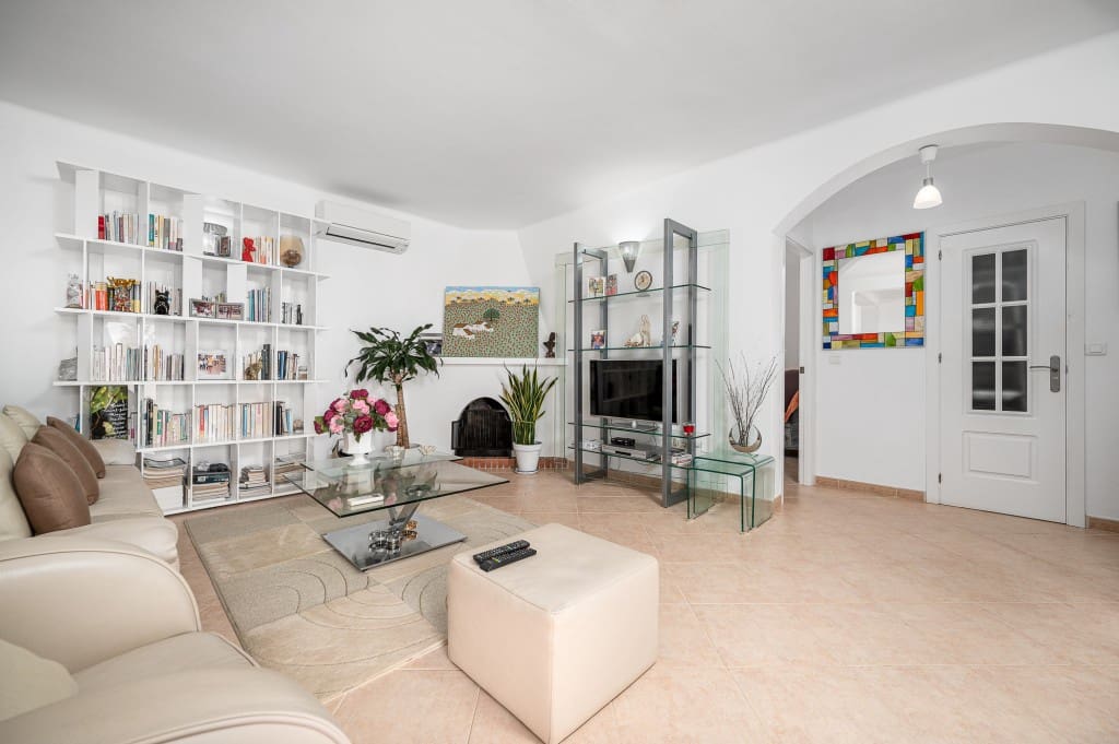 9 soveværelse Villa til salg i Nerja med garage - € 1.590.000 (Ref: 9415577)