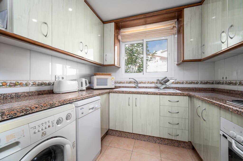 9 soveværelse Villa til salg i Nerja med garage - € 1.590.000 (Ref: 9415577)