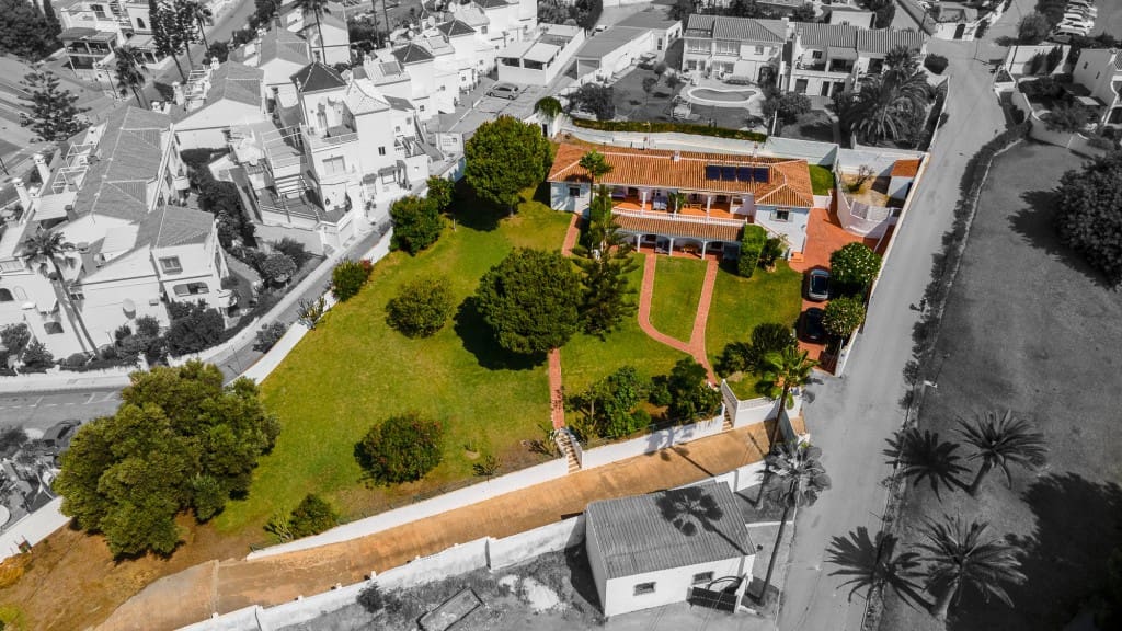 9 soveværelse Villa til salg i Nerja med garage - € 1.590.000 (Ref: 9415577)