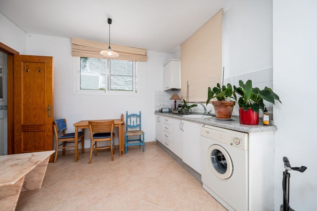 9 soveværelse Villa til salg i Nerja med garage - € 1.590.000 (Ref: 9415577)