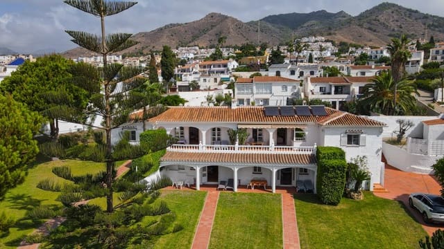 9 soveværelse Villa til salg i Nerja med garage - € 1.590.000 (Ref: 9415577)