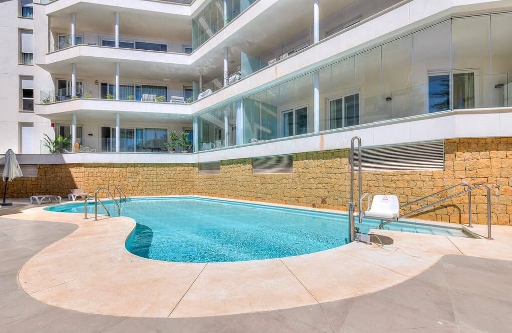 2 sovrum Lägenhet till salu i Fuengirola med pool garage - 479 000 € (Ref: 9415578)