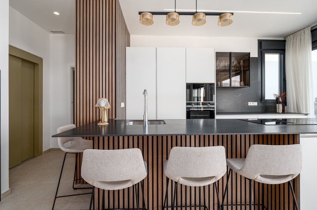 4 makuuhuone Huvila myytävänä paikassa La Herradura mukana uima-altaan - 2 100 000 € (Ref: 9415586)