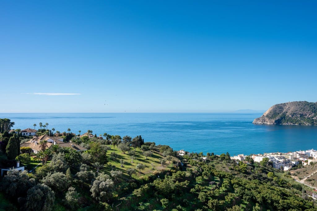 4 makuuhuone Huvila myytävänä paikassa La Herradura mukana uima-altaan - 2 100 000 € (Ref: 9415586)