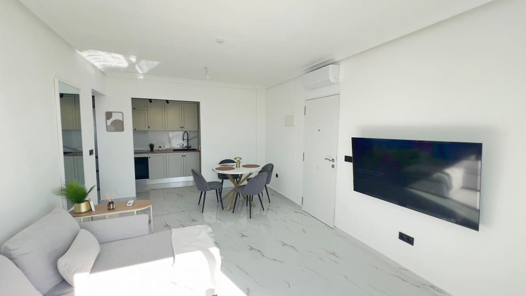 1 camera da letto Attico in vendita in Playa Flamenca con piscina - 170.000 € (Rif: 9415587)