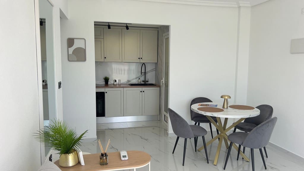 1 camera da letto Attico in vendita in Playa Flamenca con piscina - 170.000 € (Rif: 9415587)