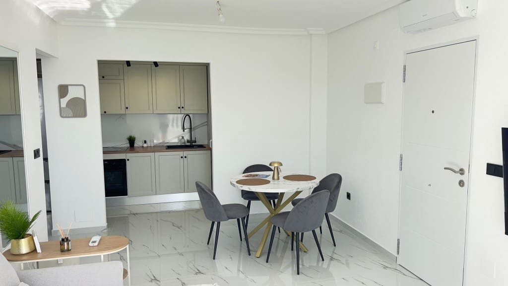 1 camera da letto Attico in vendita in Playa Flamenca con piscina - 170.000 € (Rif: 9415587)