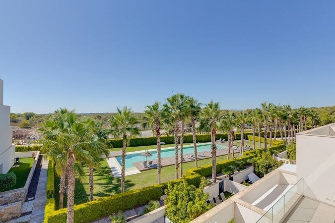 2 bedroom Penthouse for sale in Campoamor with pool garage - € 369,000 (Ref: 9415589)