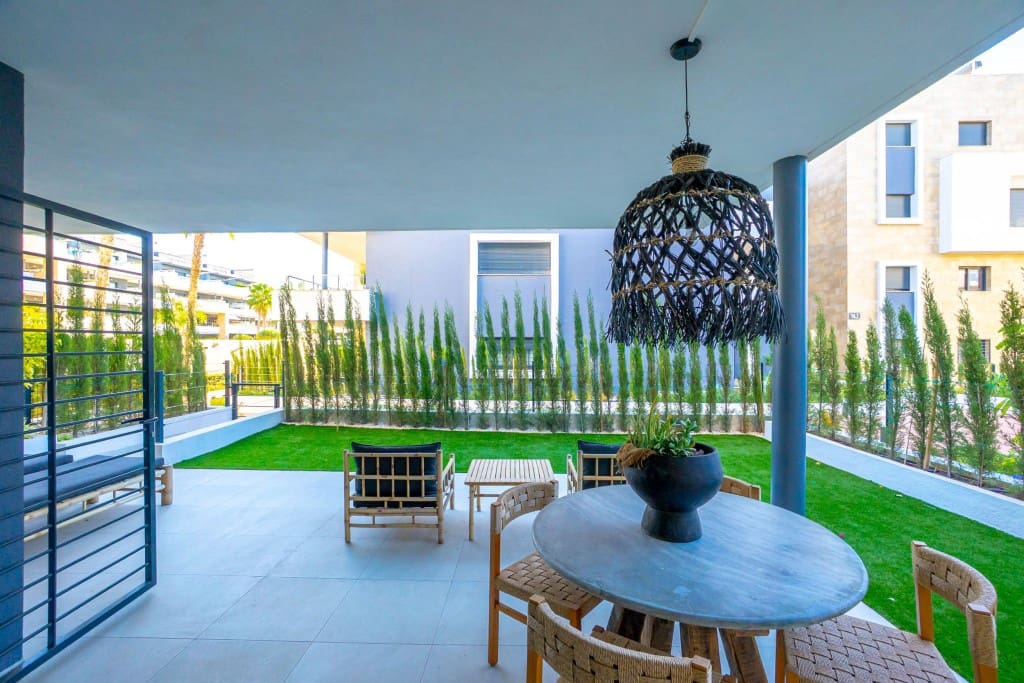 2 sovrum Lägenhet till salu i Playa Flamenca med pool - 460 000 € (Ref: 9419210)