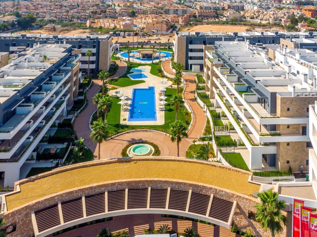 2 sovrum Lägenhet till salu i Playa Flamenca med pool - 460 000 € (Ref: 9419210)