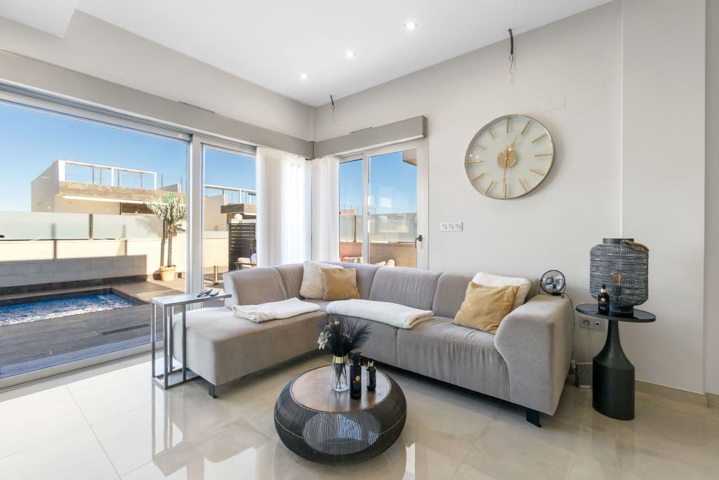 3 bedroom Villa for sale in Villamartin with pool garage - € 369,990 (Ref: 9419213)