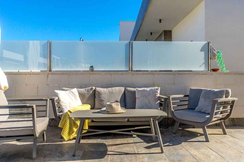 3 bedroom Villa for sale in Villamartin with pool garage - € 369,990 (Ref: 9419213)