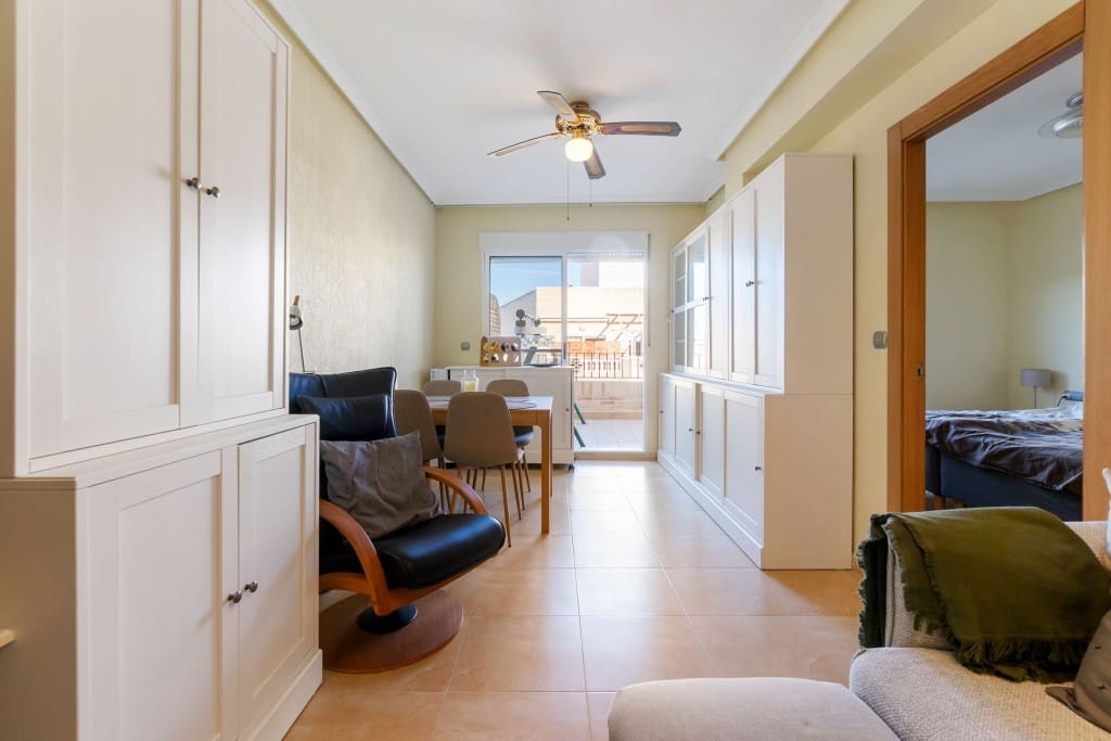 2 soverom Penthouse til salgs i Torrevieja med garasje - € 189 000 (Ref: 9421984)