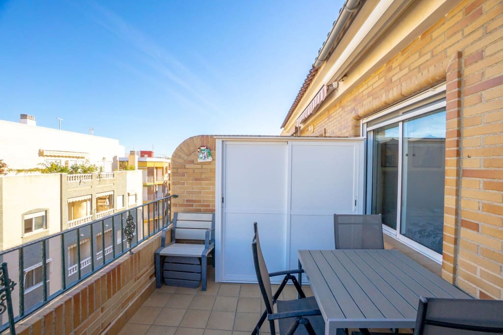 2 soverom Penthouse til salgs i Torrevieja med garasje - € 189 000 (Ref: 9421984)