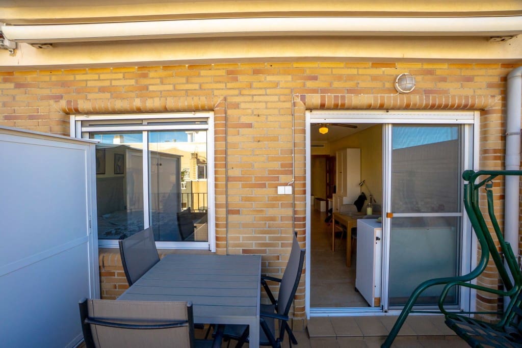 2 soverom Penthouse til salgs i Torrevieja med garasje - € 189 000 (Ref: 9421984)