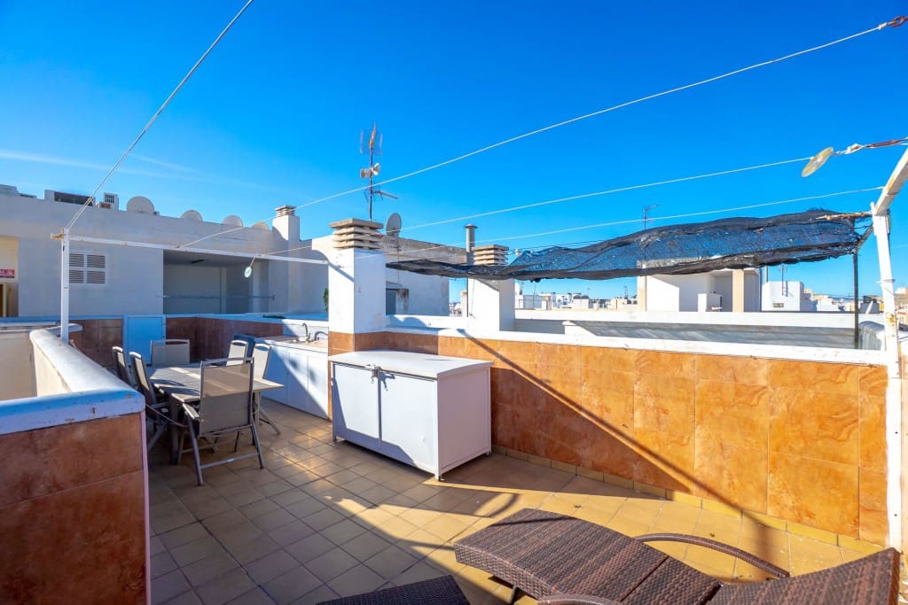 2 soverom Penthouse til salgs i Torrevieja med garasje - € 189 000 (Ref: 9421984)