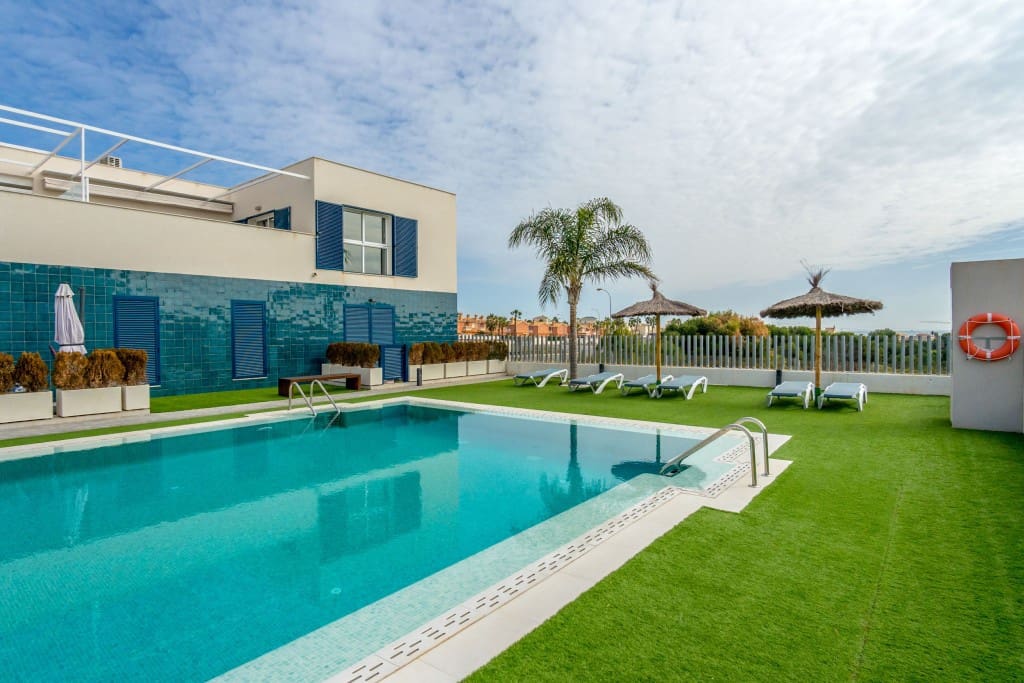 2 soverom Leilighet til salgs i Playa Flamenca med svømmebasseng - € 269 000 (Ref: 9421987)