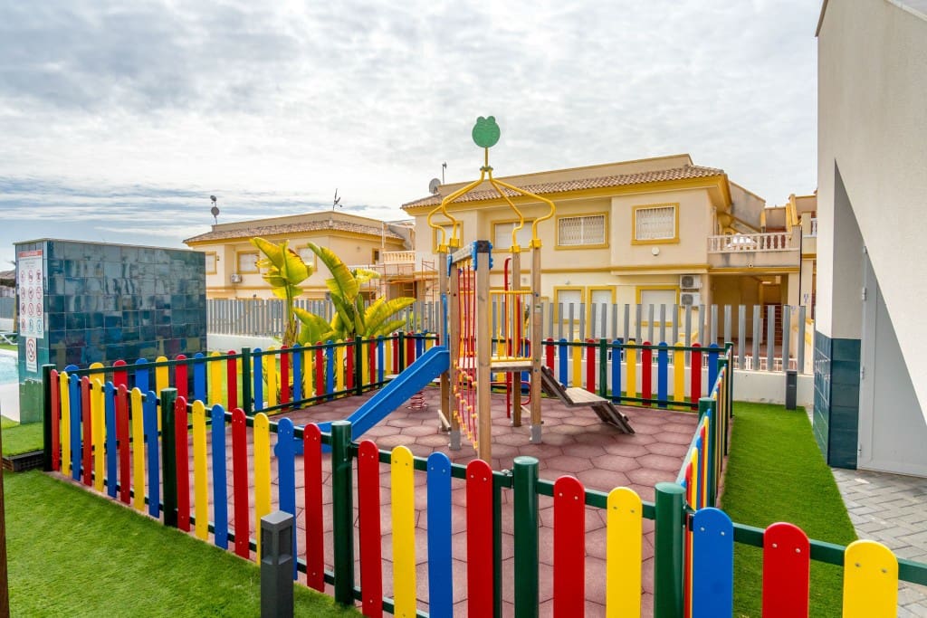 2 soverom Leilighet til salgs i Playa Flamenca med svømmebasseng - € 269 000 (Ref: 9421987)