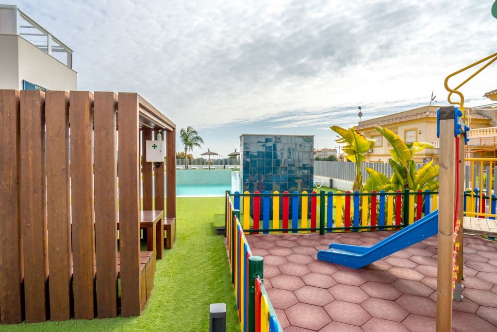 2 soverom Leilighet til salgs i Playa Flamenca med svømmebasseng - € 269 000 (Ref: 9421987)