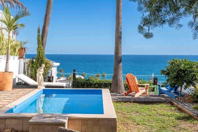 3 soverom Kjedet enebolig til salgs i Manilva med svømmebasseng - € 745 000 (Ref: 9431578)