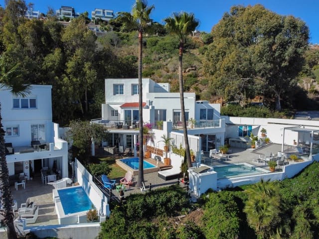 3 slaapkamer Halfvrijstaande villa te koop in Manilva met zwembad - € 745.000 (Ref: 9431578)