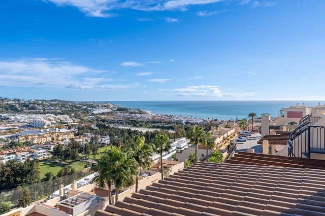 2 makuuhuone Omakotitalo myytävänä paikassa La Cala de Mijas, Mijas mukana uima-altaan - 420 000 € (Ref: 9431579)
