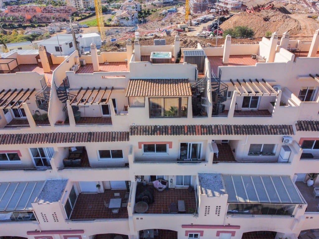 2 makuuhuone Omakotitalo myytävänä paikassa La Cala de Mijas mukana uima-altaan - 420 000 € (Ref: 9431579)