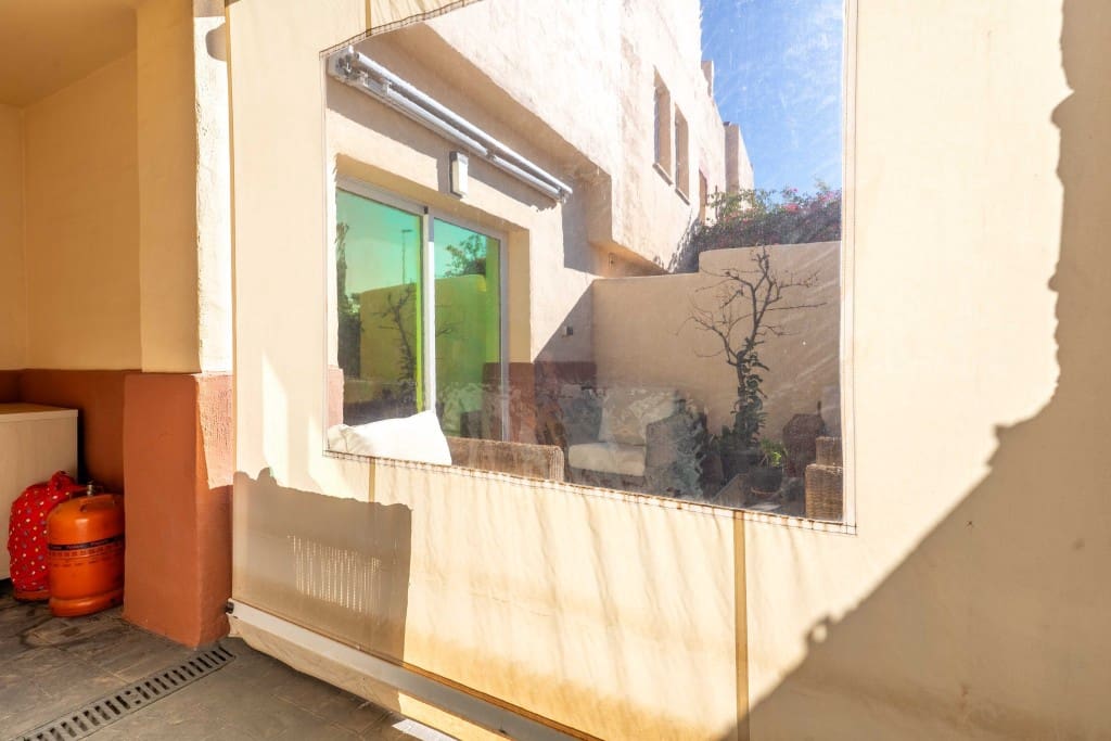 2 makuuhuone Omakotitalo myytävänä paikassa La Cala de Mijas mukana uima-altaan - 420 000 € (Ref: 9431579)