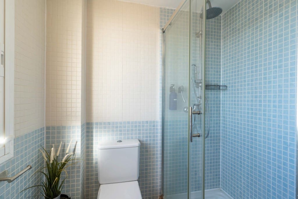 2 makuuhuone Omakotitalo myytävänä paikassa La Cala de Mijas mukana uima-altaan - 420 000 € (Ref: 9431579)