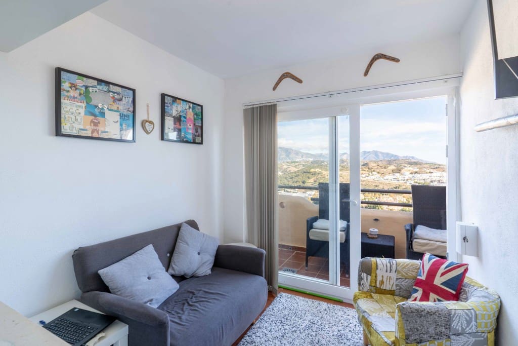 2 makuuhuone Omakotitalo myytävänä paikassa La Cala de Mijas mukana uima-altaan - 420 000 € (Ref: 9431579)