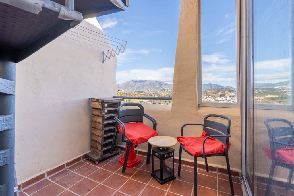 2 makuuhuone Omakotitalo myytävänä paikassa La Cala de Mijas mukana uima-altaan - 420 000 € (Ref: 9431579)