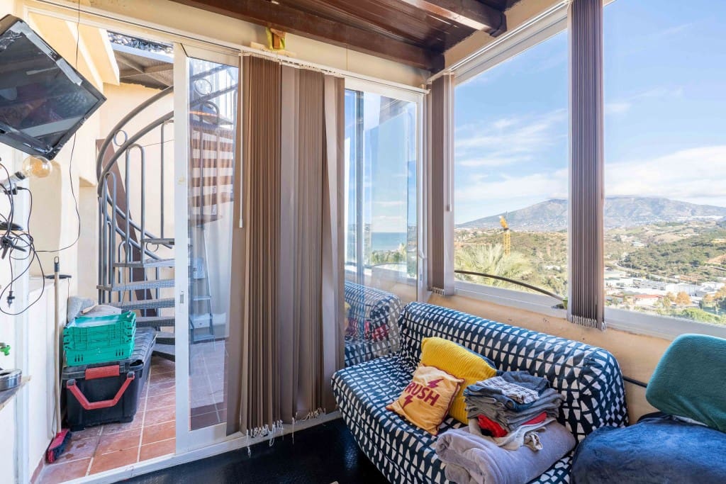 2 makuuhuone Omakotitalo myytävänä paikassa La Cala de Mijas mukana uima-altaan - 420 000 € (Ref: 9431579)