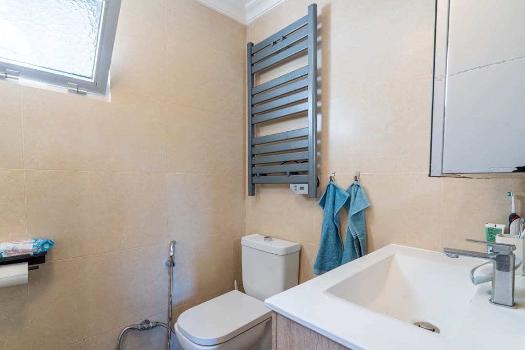 3 makuuhuone Paritalo myytävänä paikassa Estepona mukana uima-altaan - 360 000 € (Ref: 9431581)