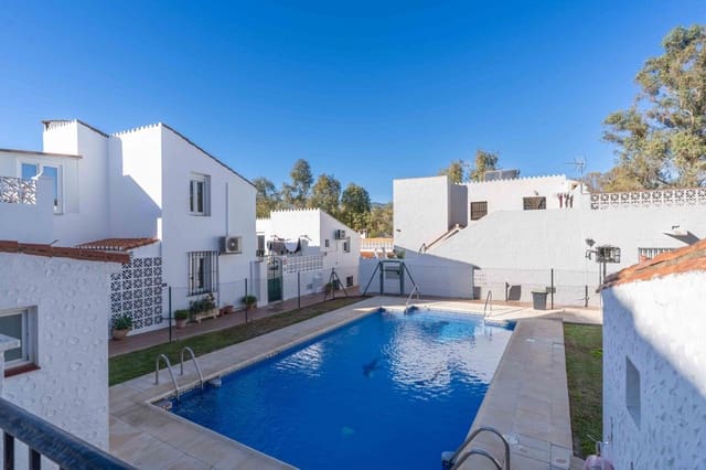 3 makuuhuone Paritalo myytävänä paikassa Estepona mukana uima-altaan - 360 000 € (Ref: 9431581)