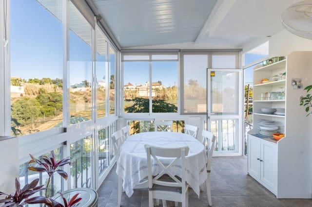 3 makuuhuone Paritalo myytävänä paikassa Estepona mukana uima-altaan - 360 000 € (Ref: 9431581)