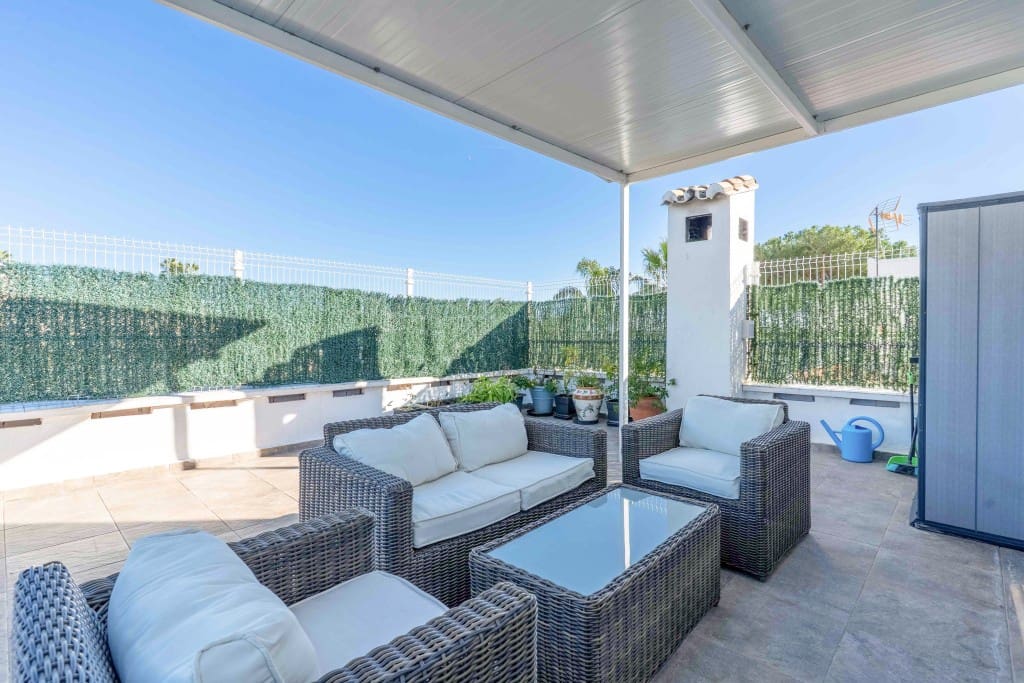 3 makuuhuone Paritalo myytävänä paikassa Estepona mukana uima-altaan - 360 000 € (Ref: 9431581)