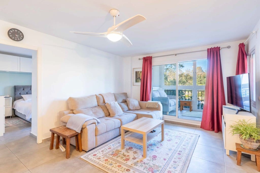 3 makuuhuone Paritalo myytävänä paikassa Estepona mukana uima-altaan - 360 000 € (Ref: 9431581)