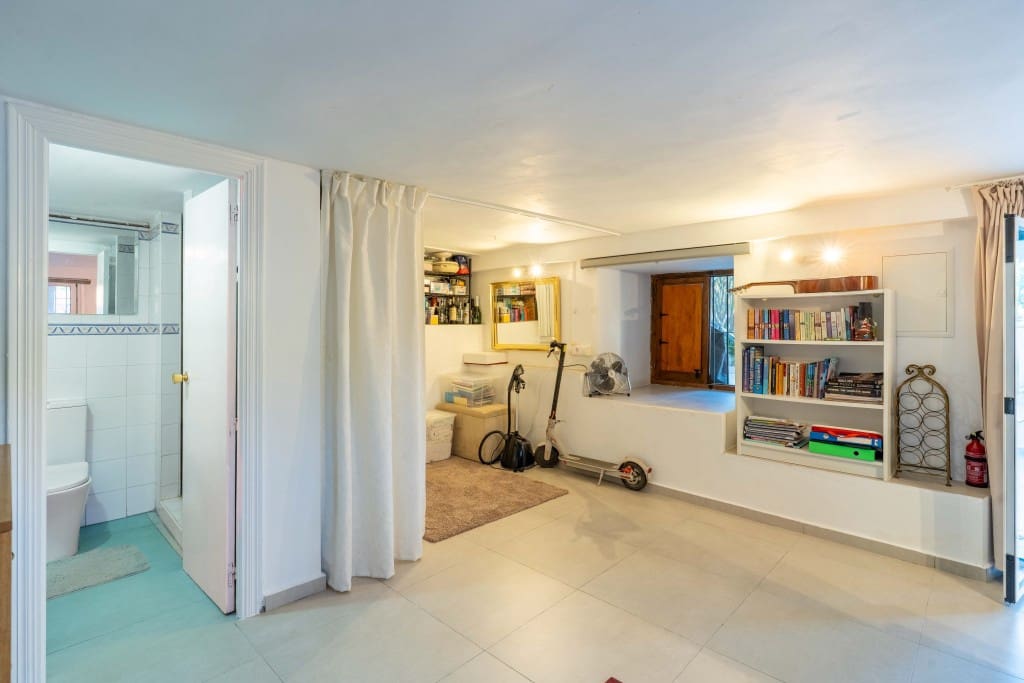 3 makuuhuone Paritalo myytävänä paikassa Estepona mukana uima-altaan - 360 000 € (Ref: 9431581)