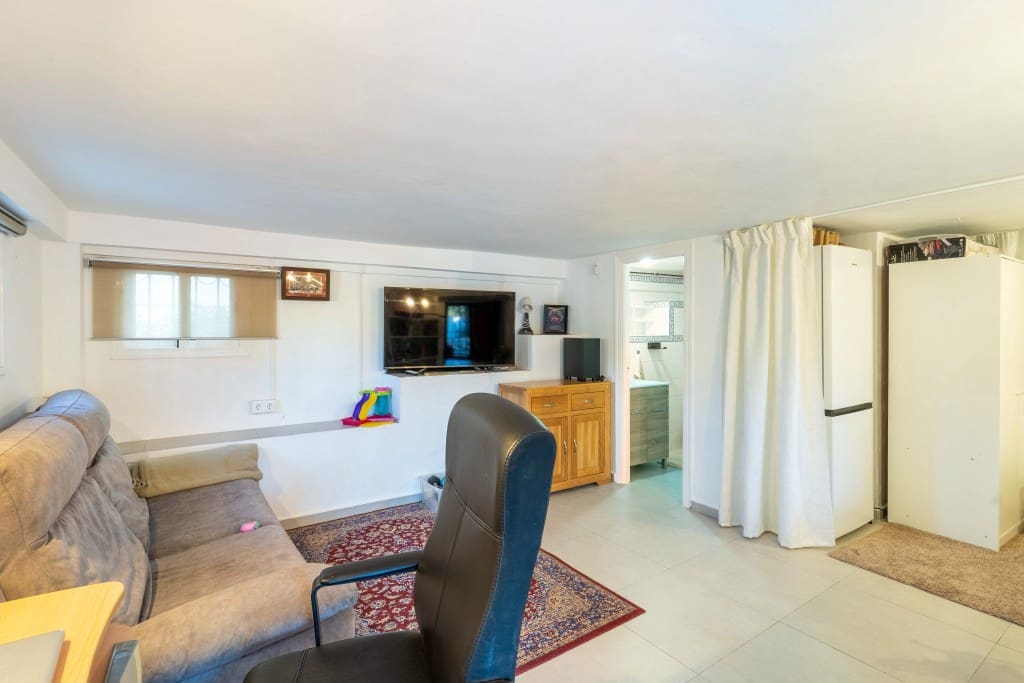 3 makuuhuone Paritalo myytävänä paikassa Estepona mukana uima-altaan - 360 000 € (Ref: 9431581)