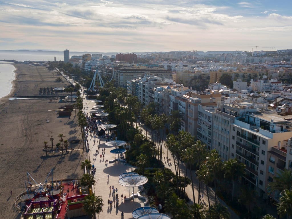 3 sypialnia Dom na sprzedaż w Estepona z basenem - 1 200 000 € (Ref: 9433138)